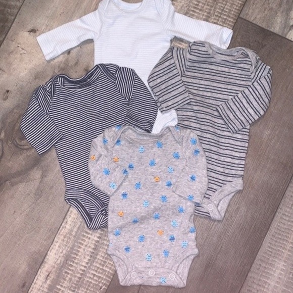 CHILD OF MINE Long Sleeve ONE PIECE - LOT OF‎ 4 size PREEMIE BOY - Picture 1 of 5